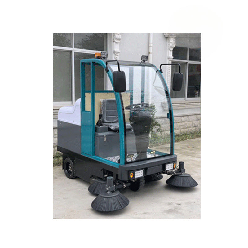 Vacuum cleaner semi enclosed driving type/2000D municipal sanitation factory road leaf sweeping/four brush sweeping with large width